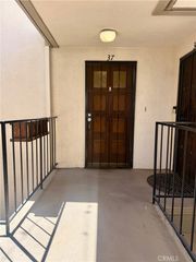 2575 37 E 19th, Signal Hill, CA 90755