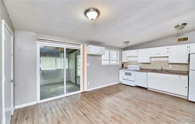 475 Countryside Drive, Florissant, MO 63033