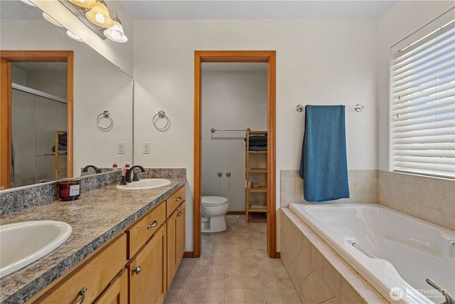 1702 SW Ulysses Street, Oak Harbor, WA 98277