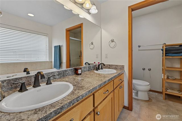 1702 SW Ulysses Street, Oak Harbor, WA 98277