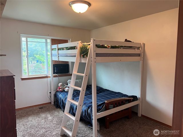 1702 SW Ulysses Street, Oak Harbor, WA 98277