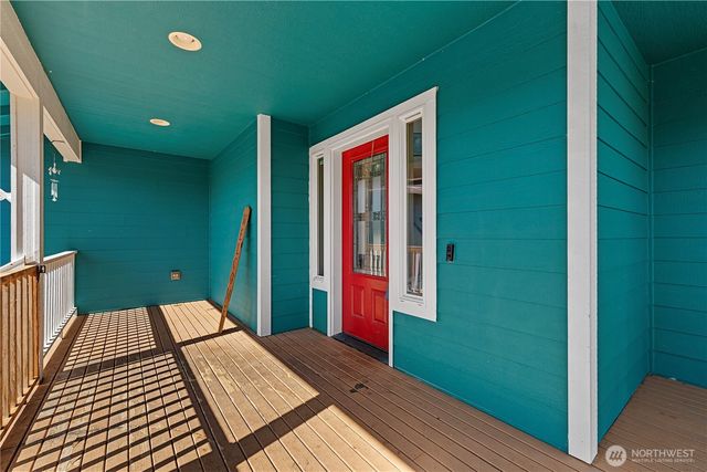 1702 SW Ulysses Street, Oak Harbor, WA 98277