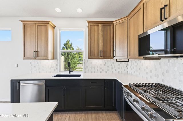 1067 E Percival Ave, Post Falls, ID 83854