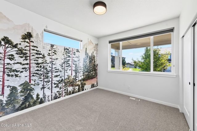 1067 E Percival Ave, Post Falls, ID 83854