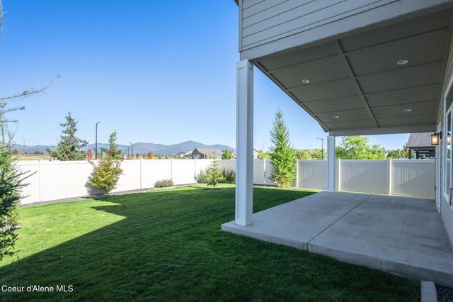 1067 E Percival Ave, Post Falls, ID 83854
