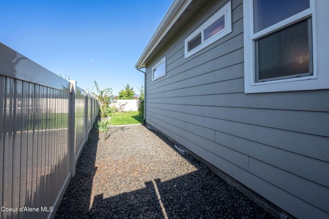 1067 E Percival Ave, Post Falls, ID 83854