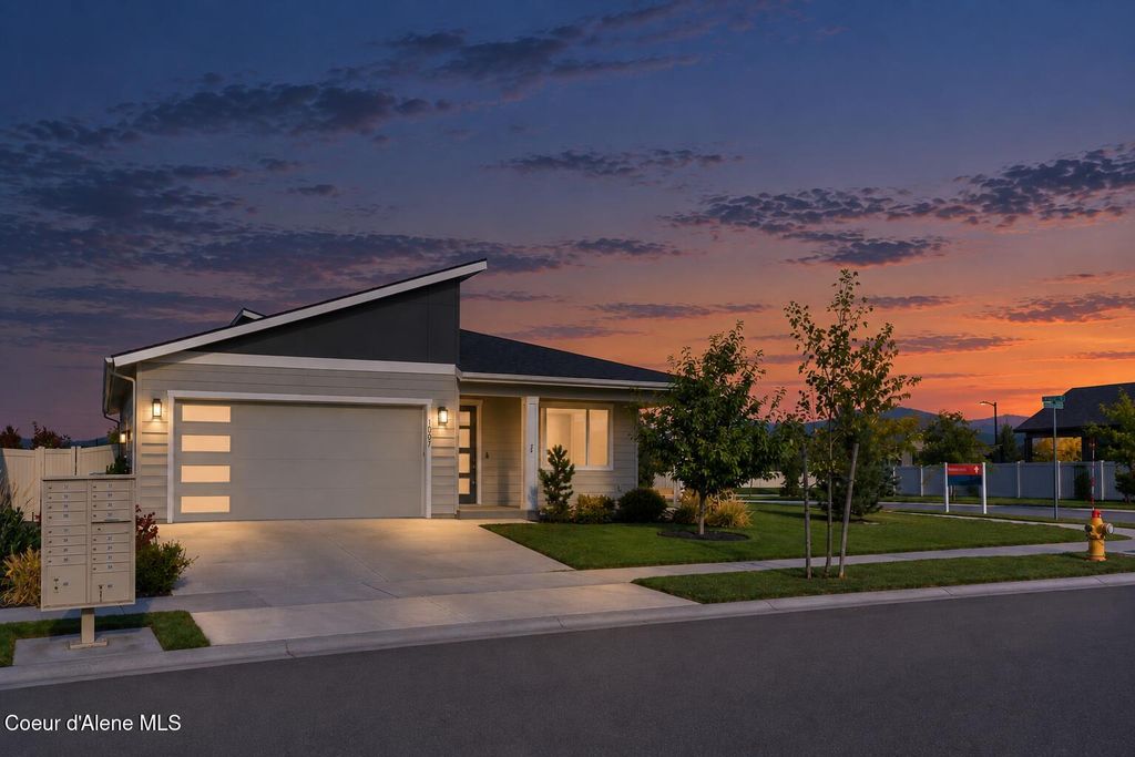 1067 E Percival Ave, Post Falls, ID 83854