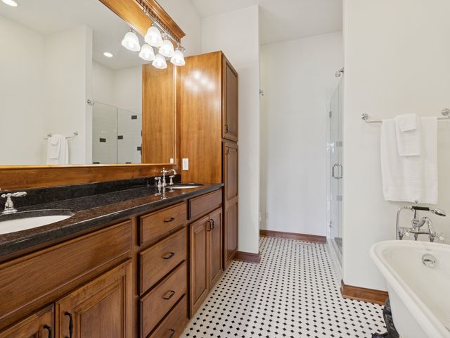 10612 NW 75th Place, Johnston, IA 50131