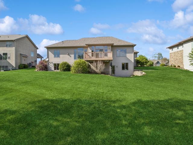 10612 NW 75th Place, Johnston, IA 50131