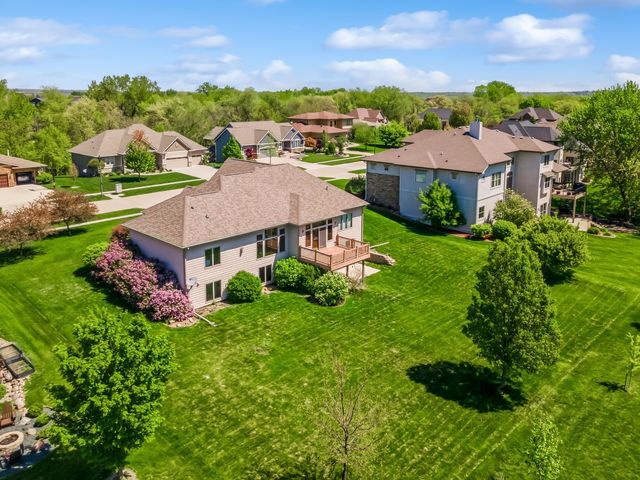 10612 NW 75th Place, Johnston, IA 50131