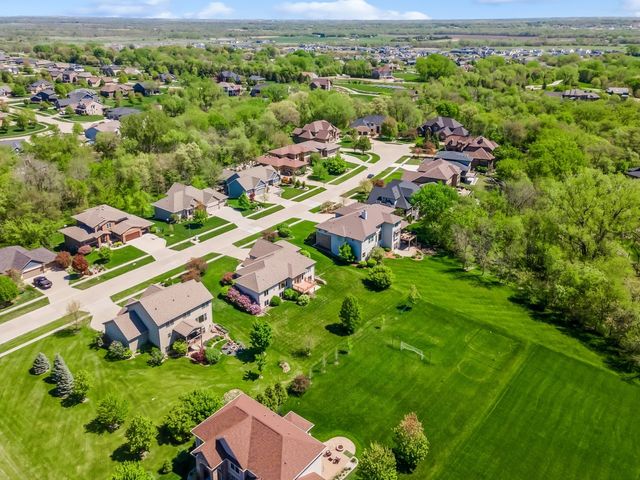 10612 NW 75th Place, Johnston, IA 50131