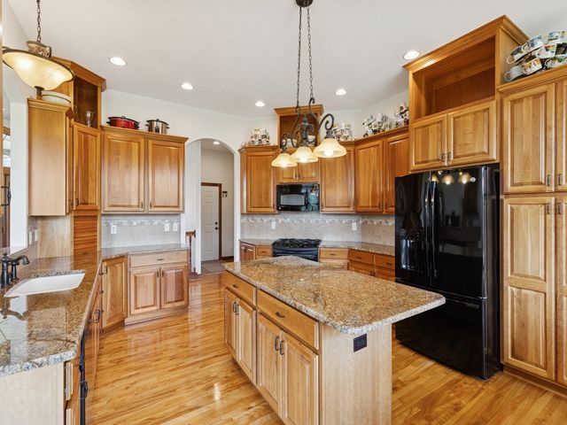 10612 NW 75th Place, Johnston, IA 50131