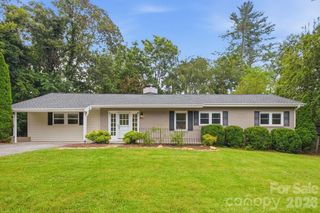 216 Lyndale Road, Hendersonville, NC 28739