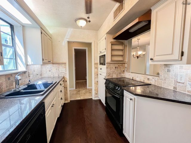 4718 TORTUGA TRAIL, Wichita Falls, TX 76309