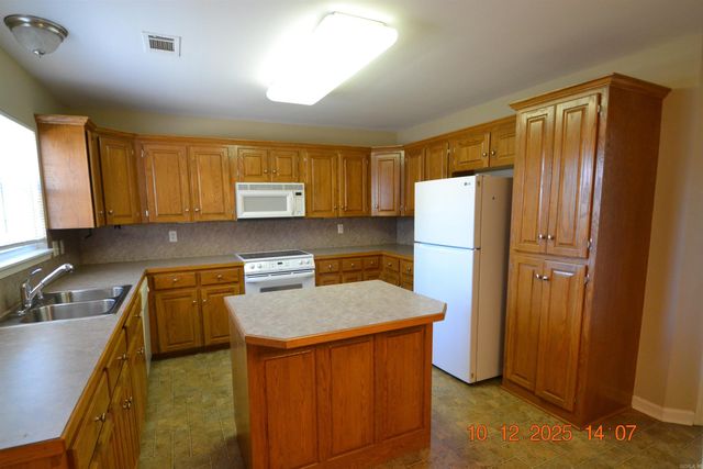 3418 Lacross Drive, Bryant, AR 72022