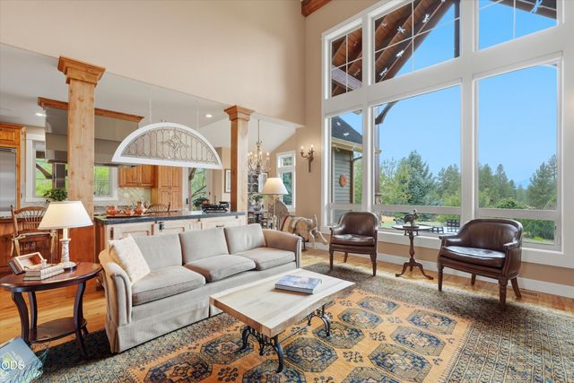 20100 Starfire Ridge Court, Bend, OR 97702