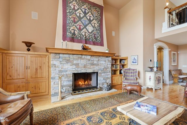 20100 Starfire Ridge Court, Bend, OR 97702