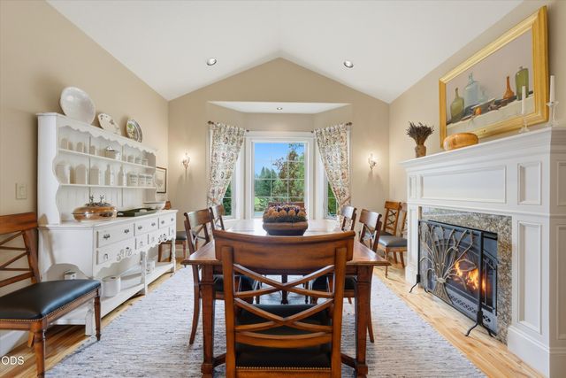 20100 Starfire Ridge Court, Bend, OR 97702