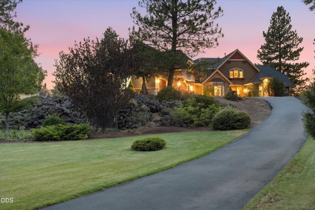 20100 Starfire Ridge Court, Bend, OR 97702