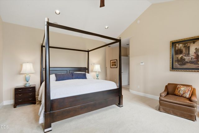 20100 Starfire Ridge Court, Bend, OR 97702