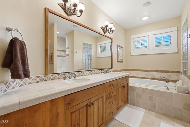 20100 Starfire Ridge Court, Bend, OR 97702