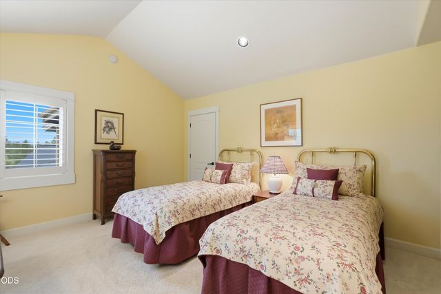 20100 Starfire Ridge Court, Bend, OR 97702