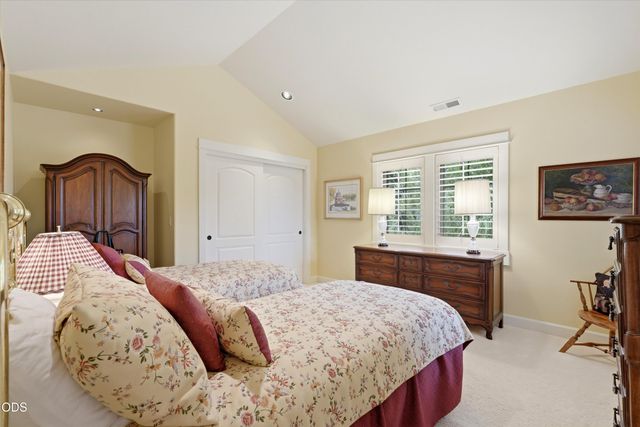 20100 Starfire Ridge Court, Bend, OR 97702