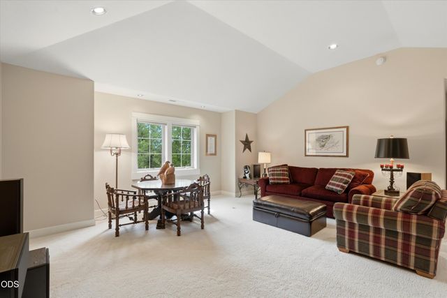20100 Starfire Ridge Court, Bend, OR 97702