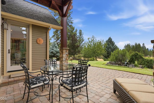 20100 Starfire Ridge Court, Bend, OR 97702