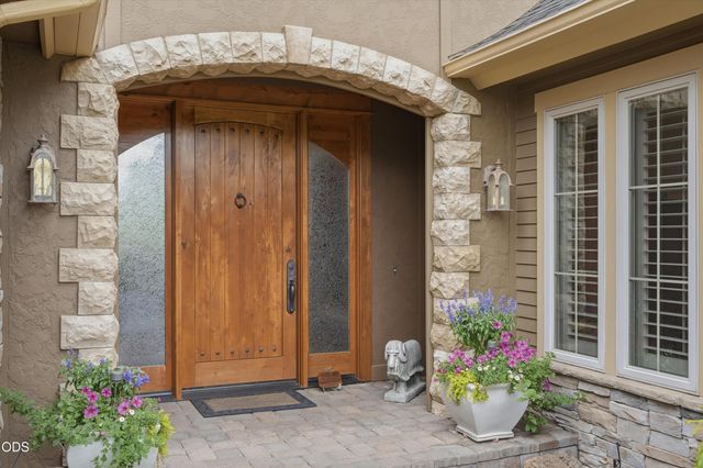 20100 Starfire Ridge Court, Bend, OR 97702
