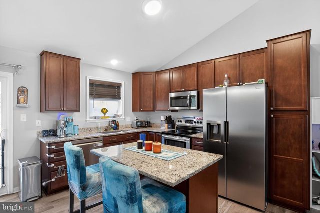 583 CABIN POINT DR, Montross, VA 22520