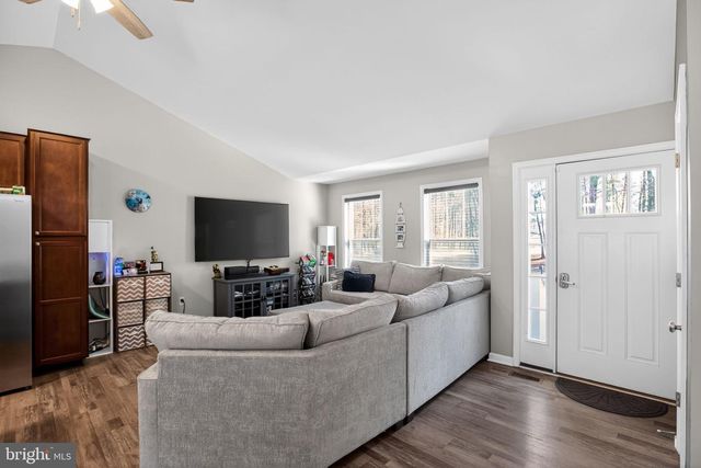 583 CABIN POINT DR, Montross, VA 22520