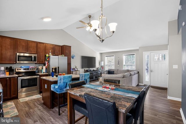 583 CABIN POINT DR, Montross, VA 22520