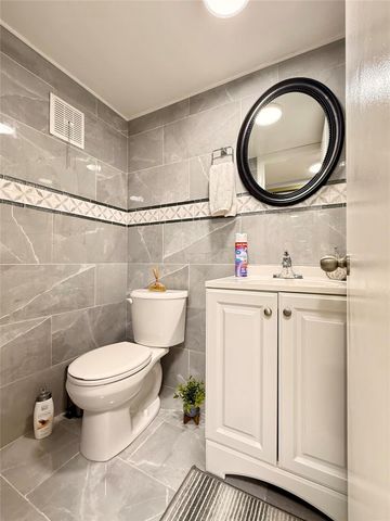 355 Oakridge T 355, Deerfield Beach, FL 33442