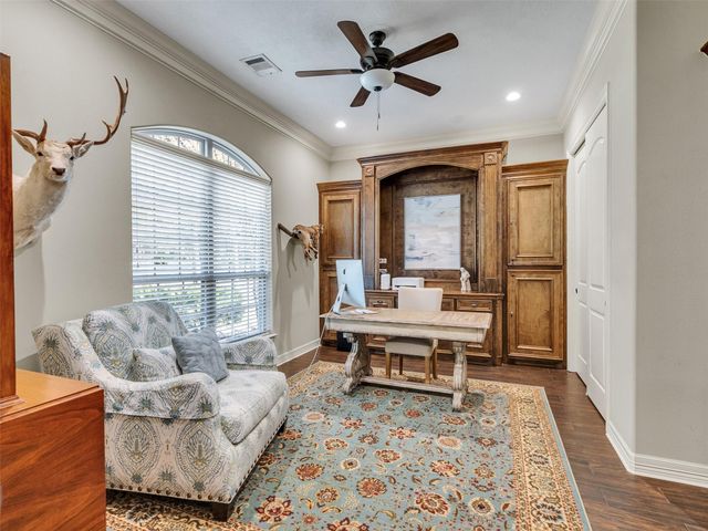 15601 Crown Oaks Drive, Montgomery, TX 77316