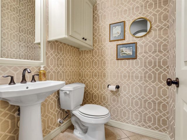 15601 Crown Oaks Drive, Montgomery, TX 77316