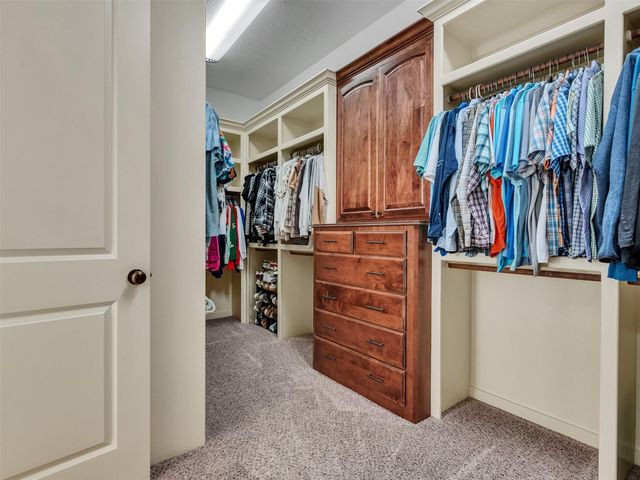 15601 Crown Oaks Drive, Montgomery, TX 77316