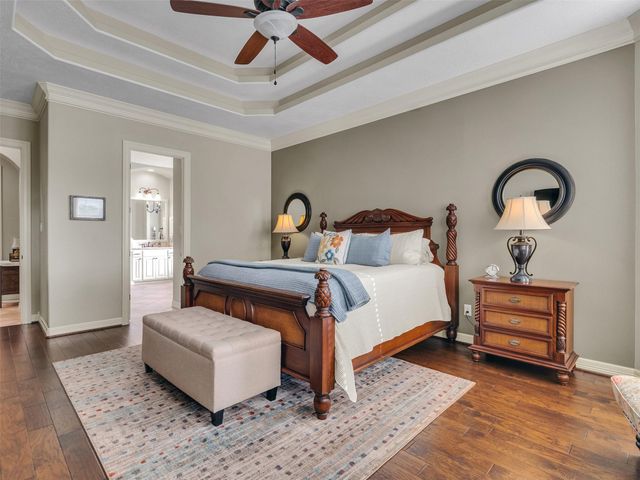 15601 Crown Oaks Drive, Montgomery, TX 77316