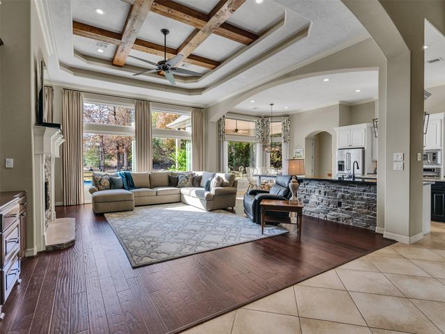 15601 Crown Oaks Drive, Montgomery, TX 77316