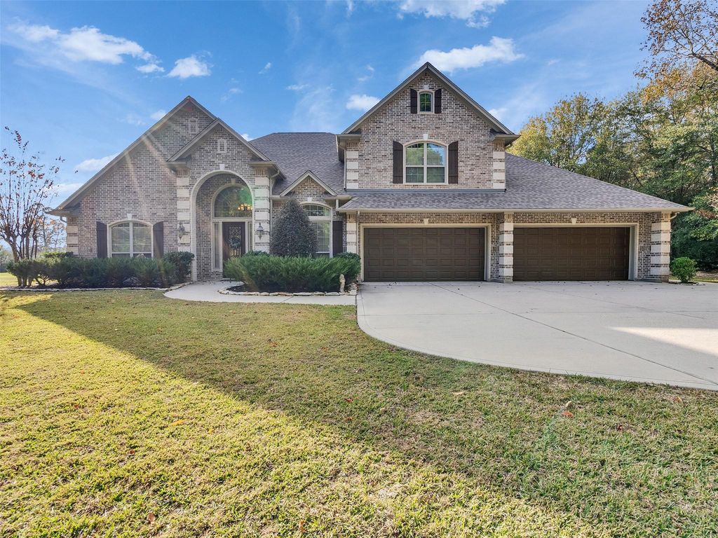 15601 Crown Oaks Drive, Montgomery, TX 77316