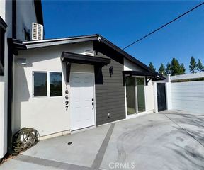 16697 Mckeever Street, Granada Hills (los Angeles), CA 91344