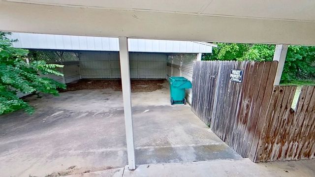 700 N Scarlett Drive, Lacy Lakeview, TX 76705