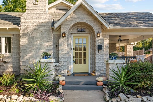 2505 Yucca Avenue, Fort Worth, TX 76111