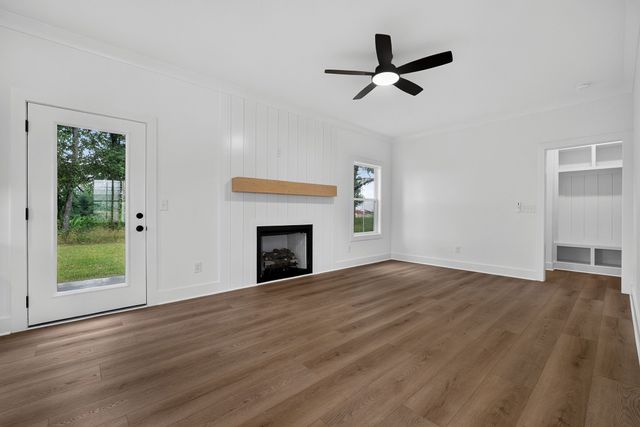 241 Cripps Ln, Smithville, TN 37166
