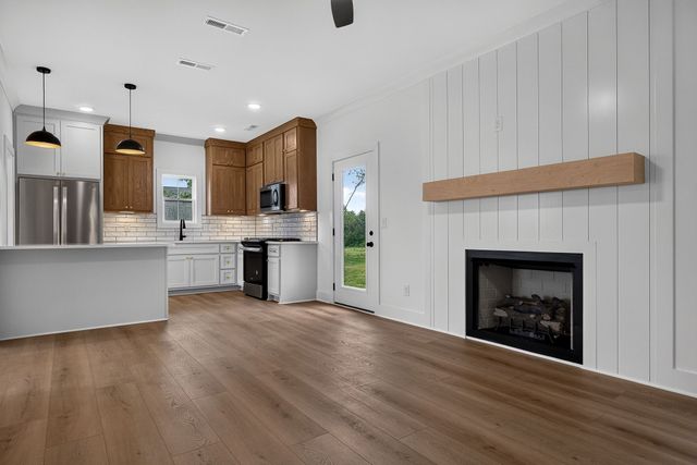 241 Cripps Ln, Smithville, TN 37166