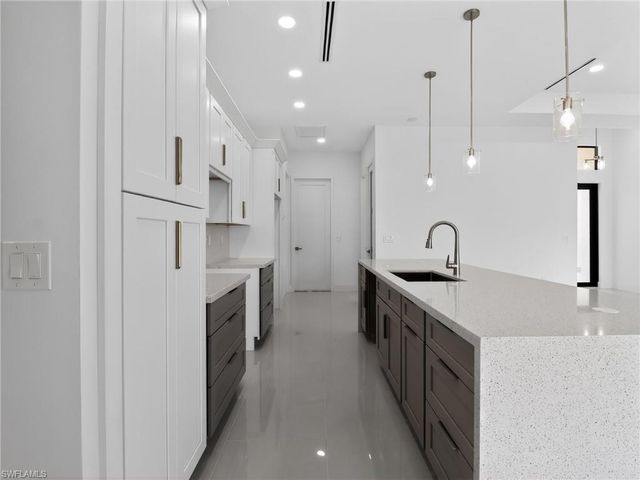 2009 Dixie WAY, Lehigh Acres, FL 33972