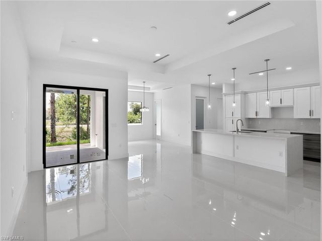 2009 Dixie WAY, Lehigh Acres, FL 33972