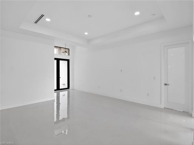 2009 Dixie WAY, Lehigh Acres, FL 33972