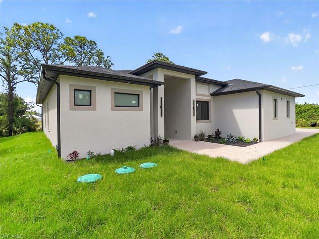 2009 Dixie WAY, Lehigh Acres, FL 33972