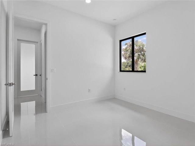 2009 Dixie WAY, Lehigh Acres, FL 33972